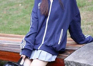 秀人网 – 奈汐酱nice今日更新比基尼作品：泳池边的风景，注意力点不止一个哦！