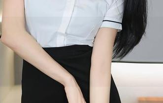 秀人网 – 星子柒kiki的私拍毛衣，或许是用柔软的外衣掩盖的更多不为人知的小心思吧。