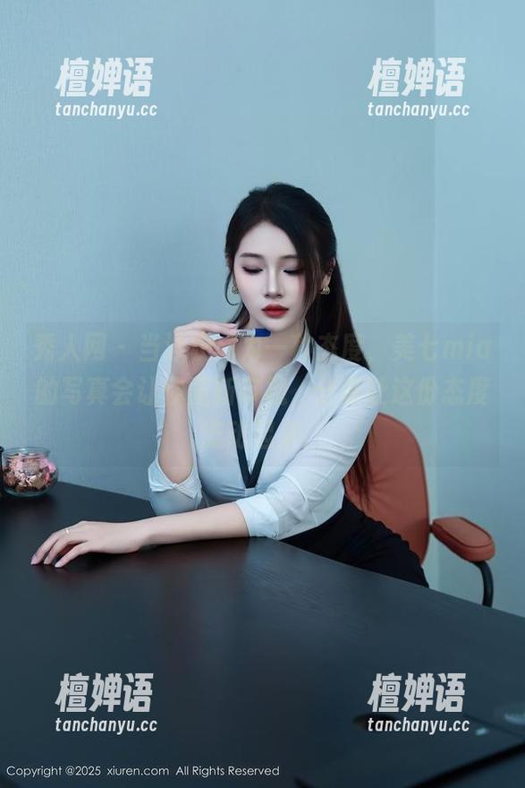 秀人网-美七mia 秀人网 - 当泳衣成为一种态度,美七mia的写真会让你重新审视,分享让这份态度流动起来。