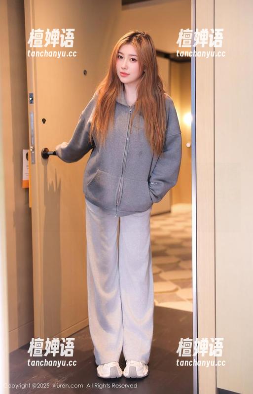 秀人网 - 那条闪亮的和服，真想跟陈雅漫VICKY交换一下，从此在街上也误会自己是个小公举！