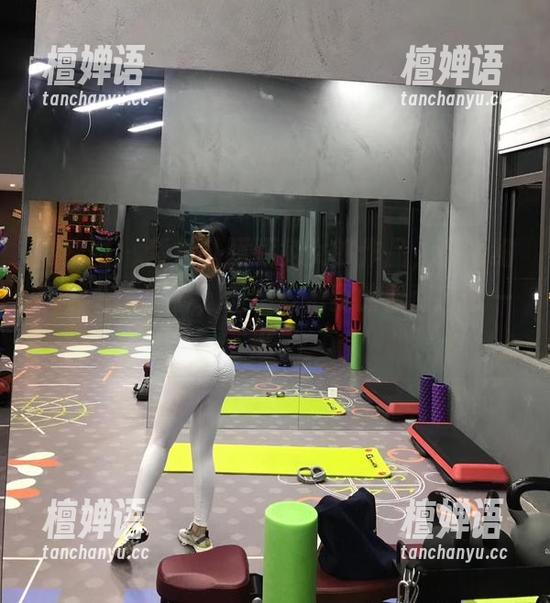 微密圈 - 紫色哒豚豚兔女郎作品，高清细节到令人发懵，差不多把我的智商拉低一度。