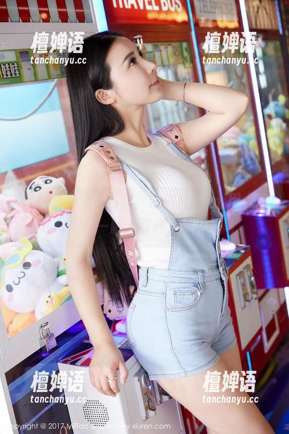 蜜桃社 - 全套写真，萌美Moemi用“清纯”摆出一副无辜样，我受不鸟。