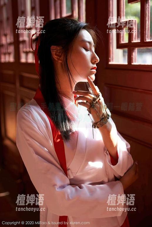 蜜桃社 - 手机要解锁了！快速瞄一眼陆萱萱Cecilia婚纱高清合集。