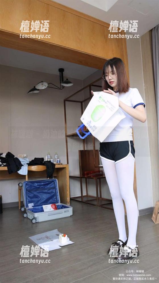 袜啵啵 - 奶油的那套cos服，不明觉厉的套图体验