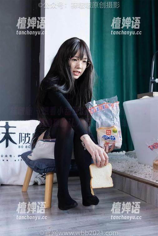 袜啵啵-小甜豆 袜啵啵 - 想看小甜豆的白丝大腿袜吗?原图里她真的让人无法移开视线