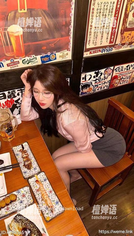 轩子巨2兔 微密圈 - 轩子巨2兔的酒红礼服,原图开启了一种新的“红”的风潮?