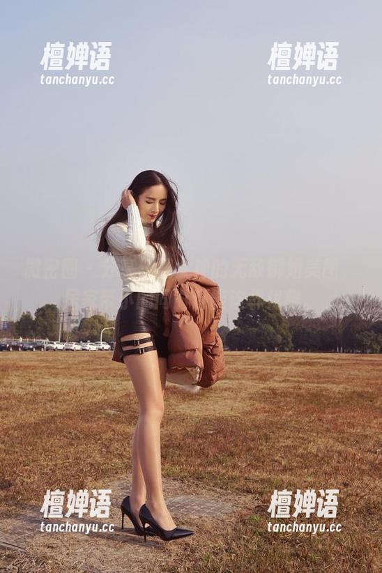 微密圈 - 分享辣妈女神的无敌御姐美图，居家带小的同时还能这样优雅。