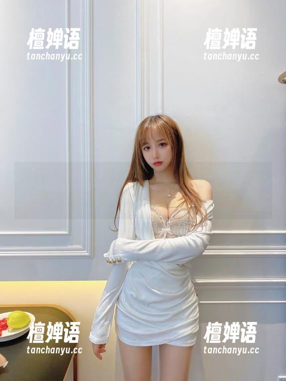最新资源：过期米线线喵的浴缸风景，水面下的温柔，似乎在说着悄悄话？