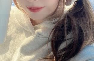 闪月半的私房写真，既是秘书又是心灵导师，来，听我慢慢道来