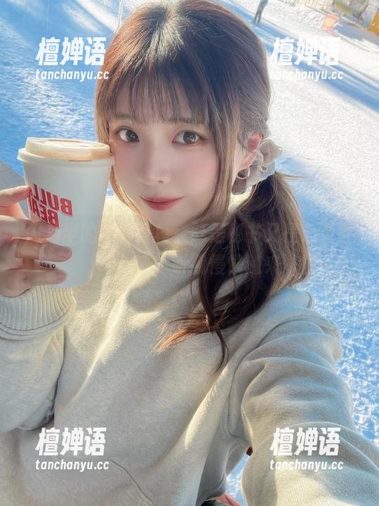 闪月半的私房写真，既是秘书又是心灵导师，来，听我慢慢道来