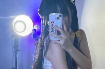 阿九从不咕咕的短裤cos，空洞的眼神里藏着怎样的资源？