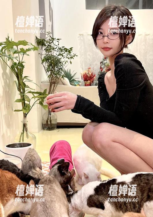 微密圈 - 说好的壁纸呢？陈妮妮UNI的胶衣妖姬写真，把我的脑洞打开得不要不要的！