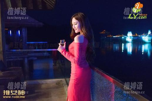青豆客 - 刘奕宁Lynn的私房调调：体操服，运动感与慵懒感的微妙交融