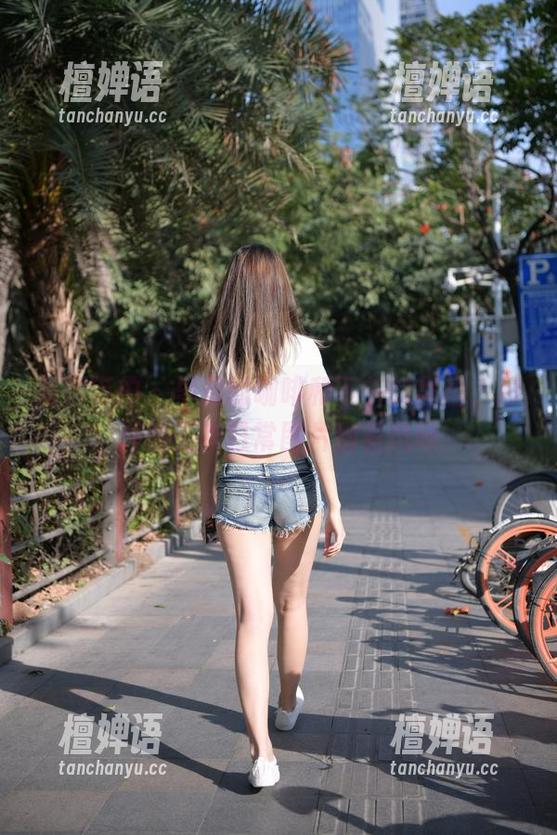魔镜街拍-婷婷 魔镜街拍 - 早晨的咖啡和下午的黑丝,婷婷的工作日常图片别有风味