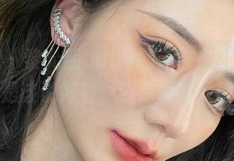 微密圈 – 黎允熙baby的蓝白条纹写真，我是该说好看，还是说时髦呢？